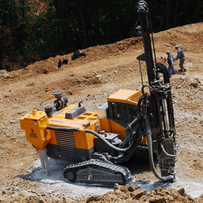Excavadoras sobre oruga para perforación y voladura