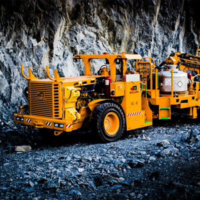 Cargadores frontales para movimiento de material volado